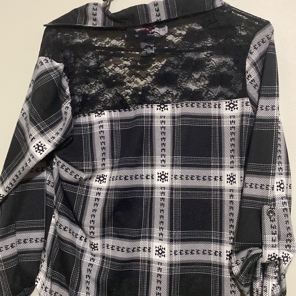 Polly and esther Size large black top - Picture 5 of 5
